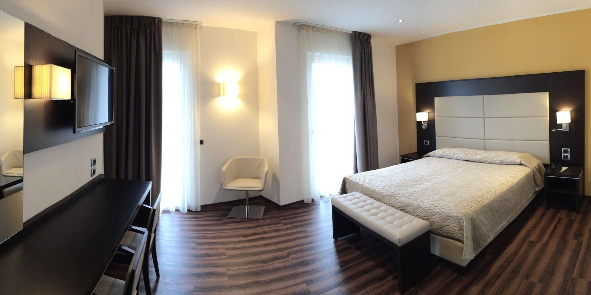 Rosa 3* Torbole Sul Garda